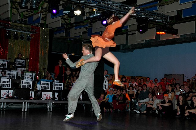 min 2005 11 12 fous swing 269